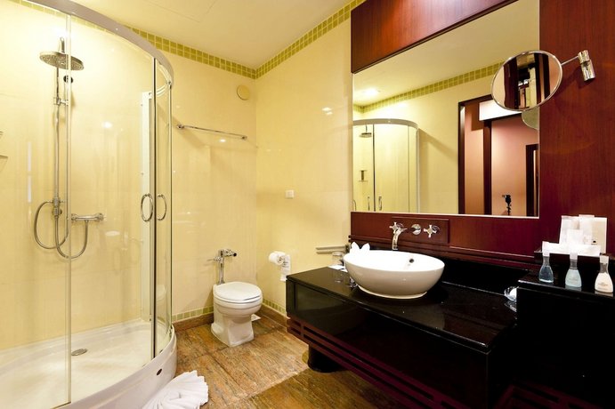 Grand Pacific Sovereign Resort & Spa