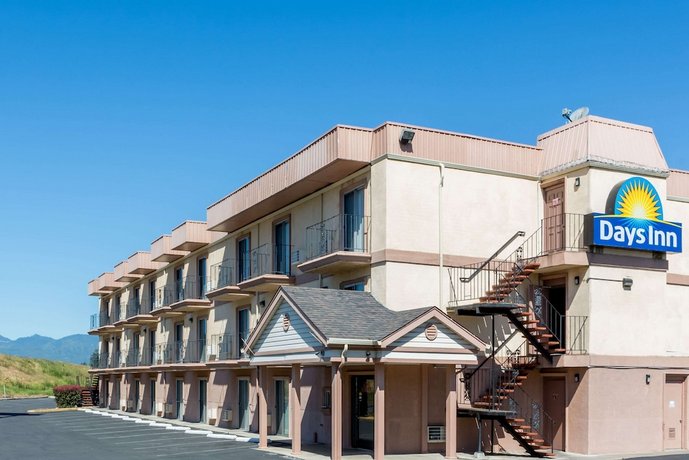 Days Inn by Wyndham Medford