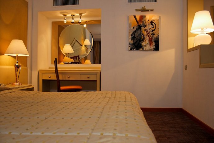 Hotel Aro Palace