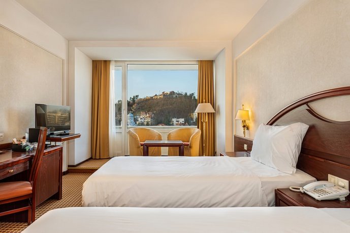 Hotel Aro Palace