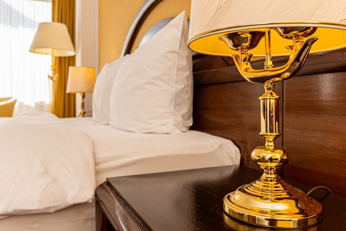 Hotel Aro Palace