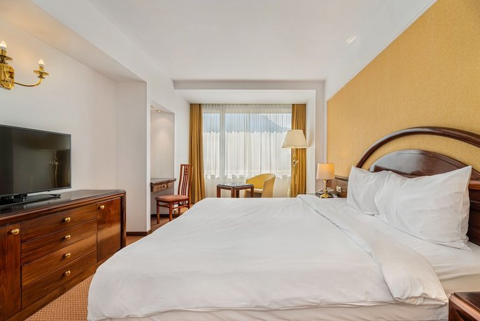 Hotel Aro Palace