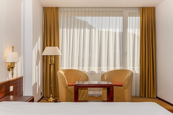 Hotel Aro Palace