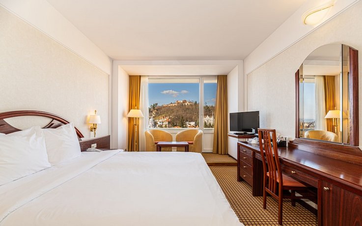 Hotel Aro Palace