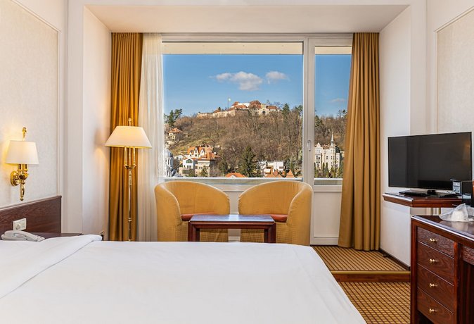 Hotel Aro Palace