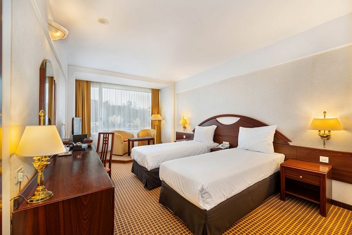 Hotel Aro Palace