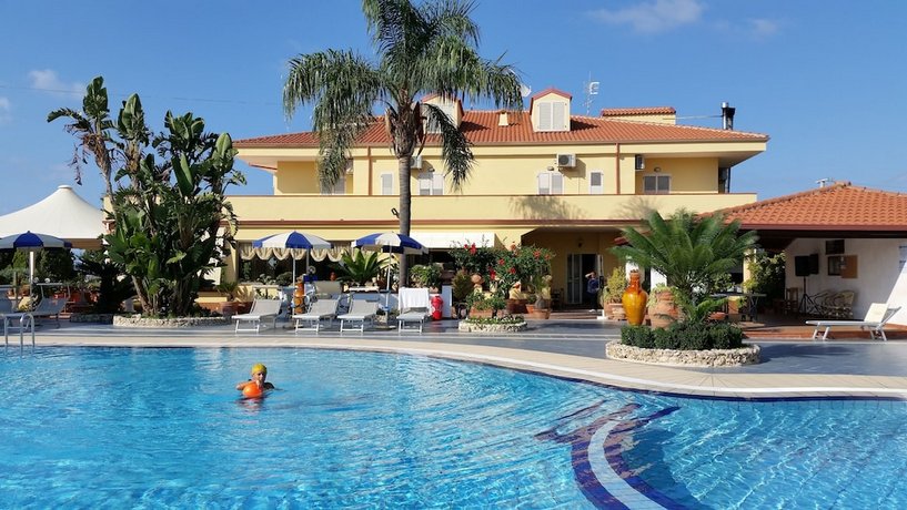 Hotel Damanse