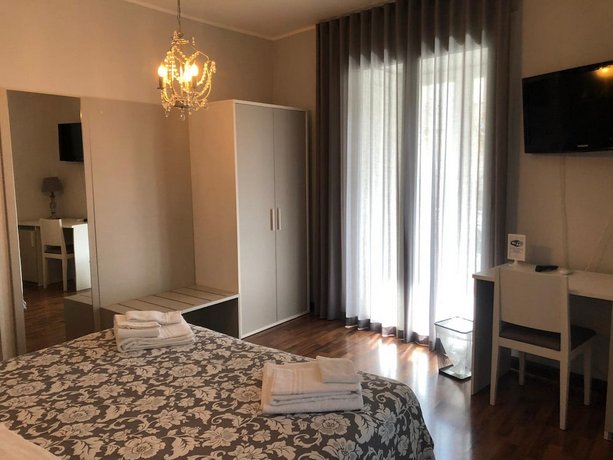 Elios Rooms
