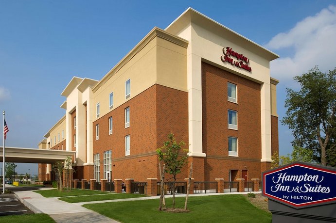 Hampton Inn & Suites Syracuse/Carrier Circle