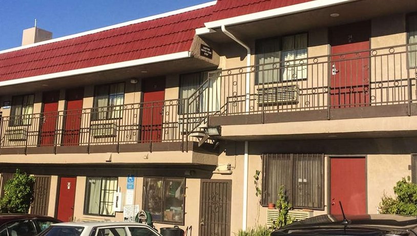 Crown Lodge Motel