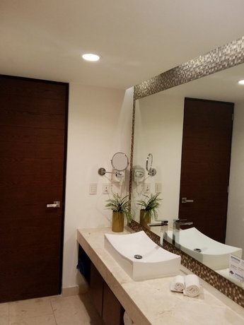 Anah Suites