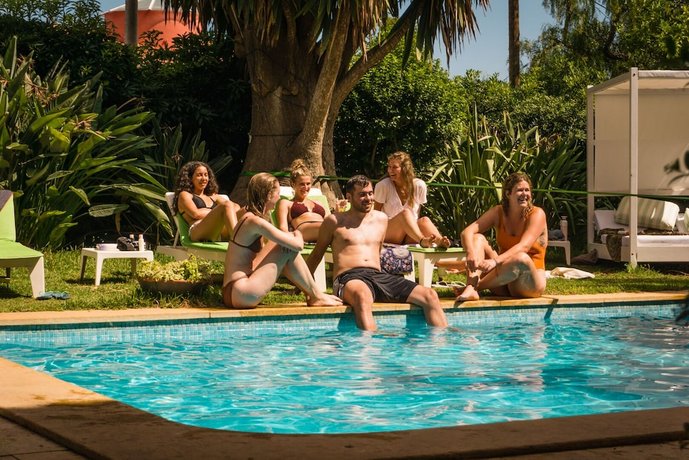 Nice Way Cascais Hostel & Surf Camp