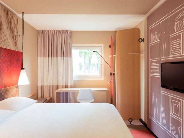 Ibis Sofia Airport Hotel - Park & Fly