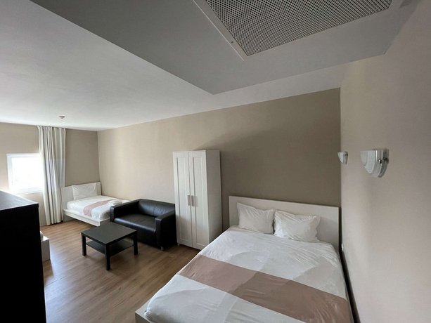 Ibis Sofia Airport Hotel - Park & Fly