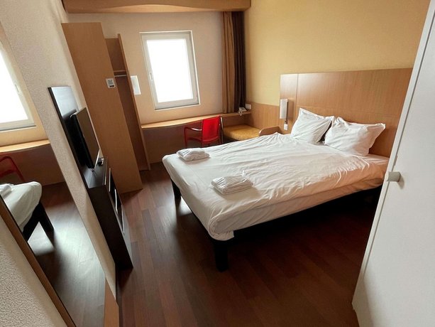 Ibis Sofia Airport Hotel - Park & Fly