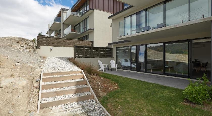 Absolute Lakefront - Queenstown Apartment