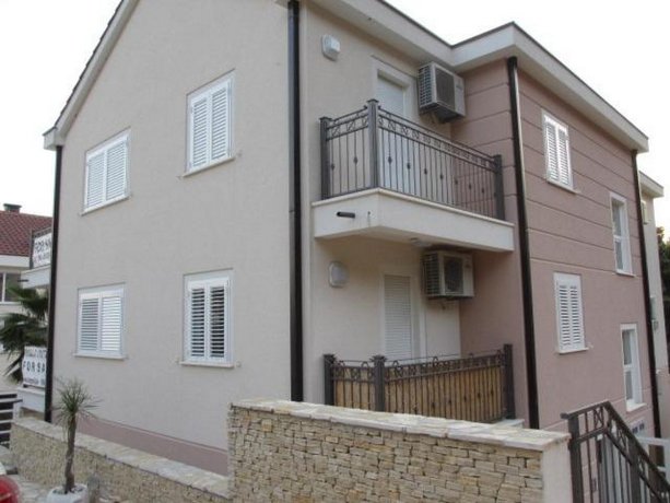 Ana Ecxlusive Apartments