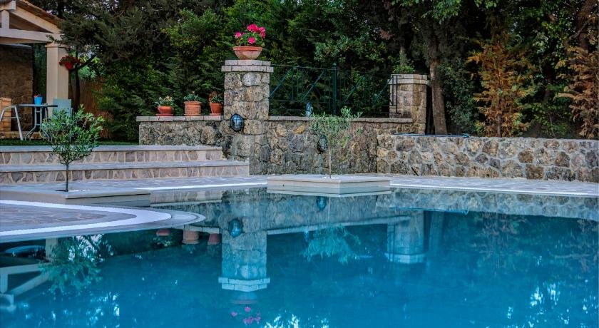 Luxury Villa With Private Pool Near To The Beach