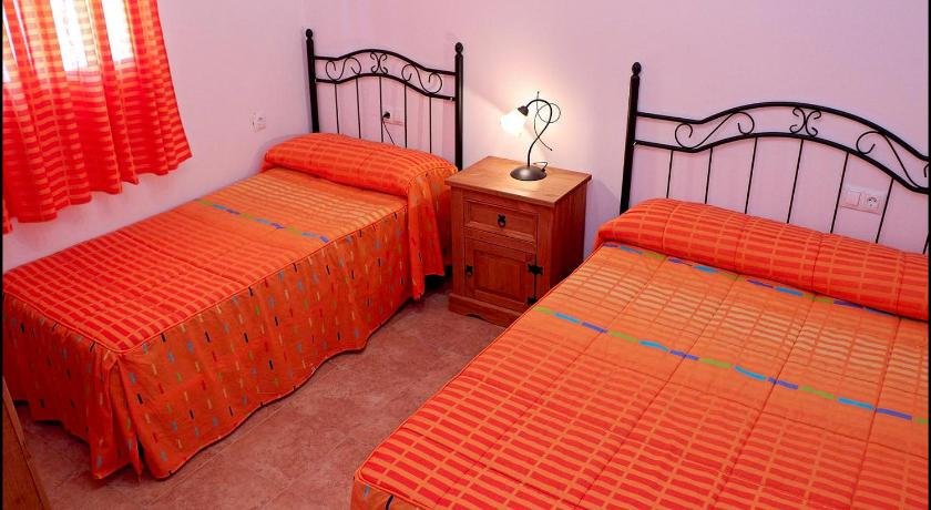 Bungalow en Conil con piscina