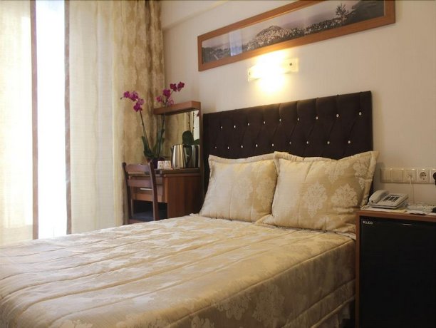 Kit-Tur Hotel