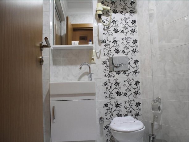 Kit-Tur Hotel