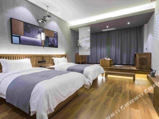 Poetry Hotel