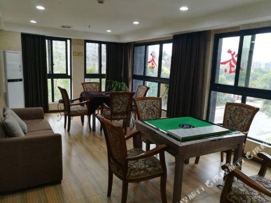 Caifu Holiday Hotel