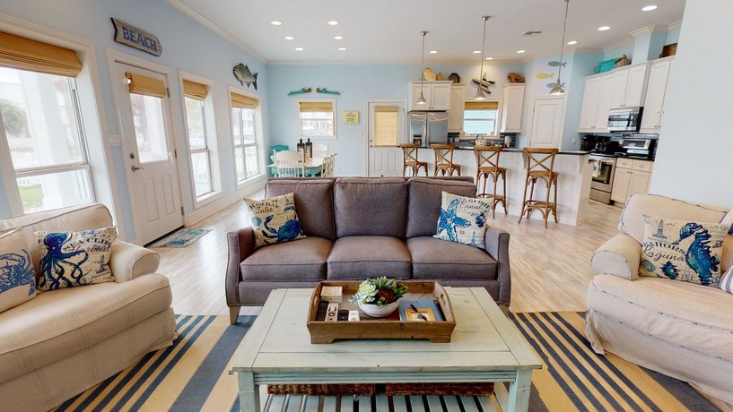 Heavenly Days - Five-Bedroom Holiday Home