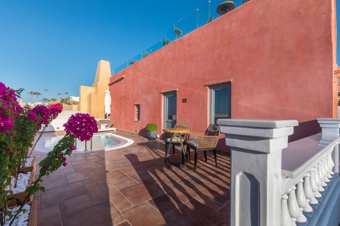 Santorini Secret Suites & Spa