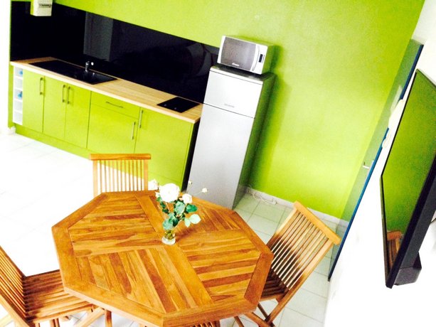 Apartment With one Bedroom in Le Gosier With Enclosed Garden and Wifi