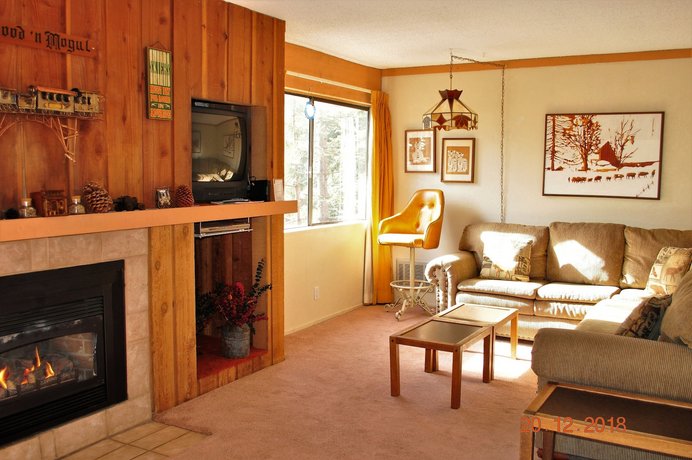 Mammoth Ski & Racquet Club 35 - Pet Okay