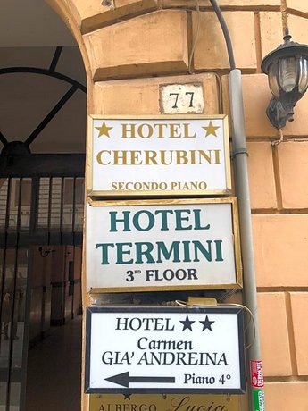 Hotel Cherubini