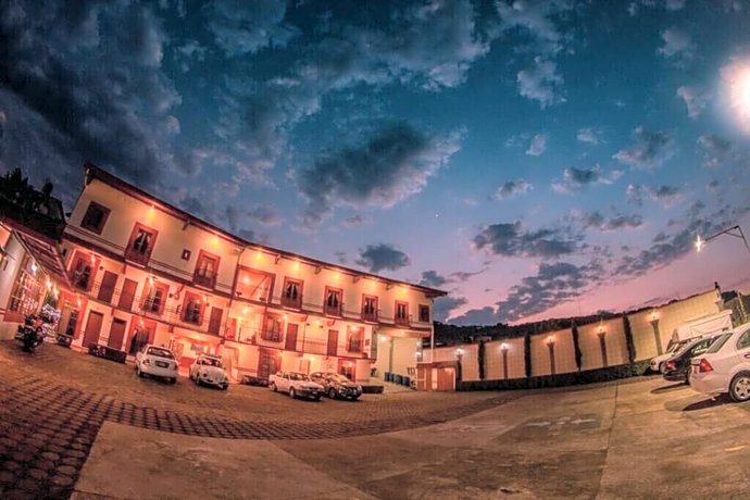 Hotel & Suites Posada Molina