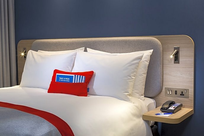 Holiday Inn Express - London Heathrow T4