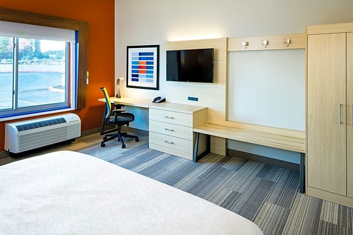 Holiday Inn Express & Suites - Bend South