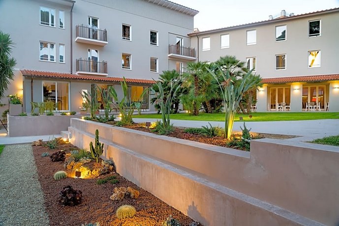 Marina Garden Hotel