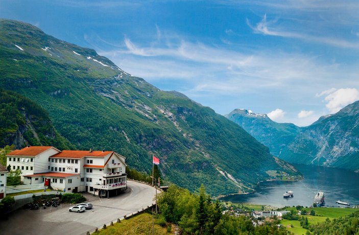 Hotel Utsikten - by Classic Norway More og Romsdal Norway thumbnail