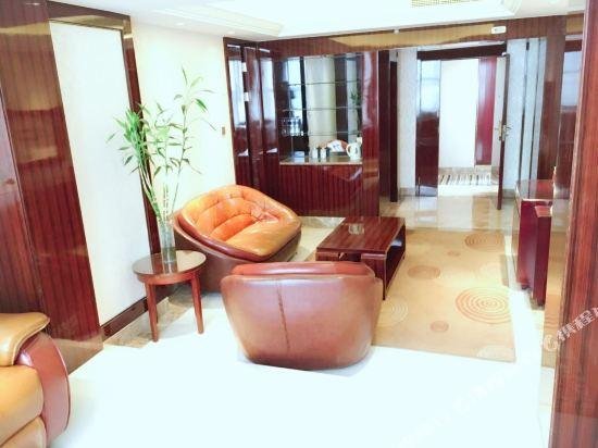 Lianchu Happiness Hotel