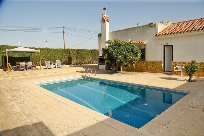 Arenales Great Home with AC Pool and Barbecue