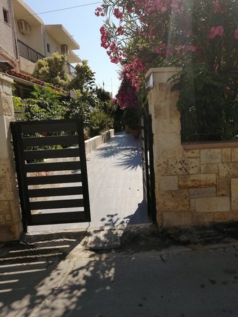 Iliana Apartments