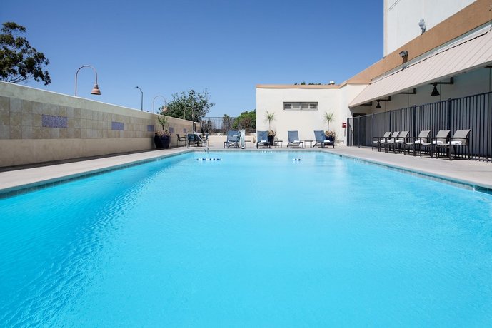 Holiday Inn Los Angeles International Airport