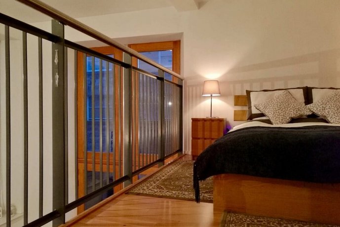 1 Bedroom Mezzanine Flat Accomodates 4