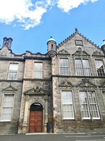 1 Bedroom Mezzanine Flat Accomodates 4