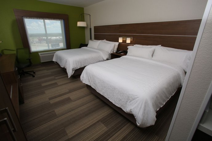 Holiday Inn Express Hotel and Suites Lincoln Airport