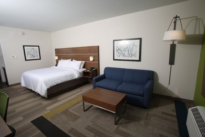 Holiday Inn Express Hotel and Suites Lincoln Airport