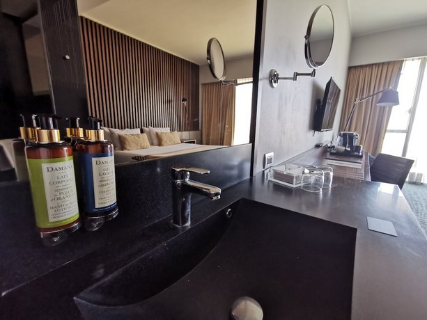 DoubleTree by Hilton Santiago Kennedy Chile