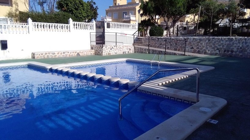 House With 4 Bedrooms In Santa Pola With Pool Access And Terrace - 900 M Fro