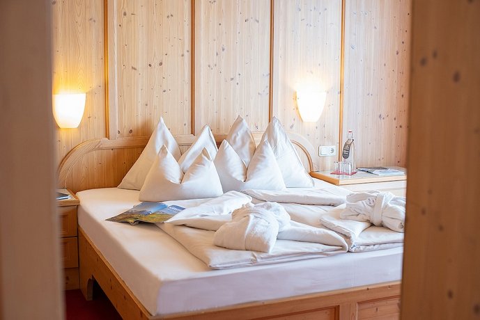Hotel Latini Zell am See