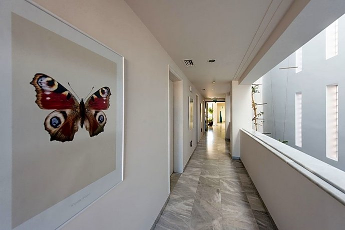 Avra City Hotel
