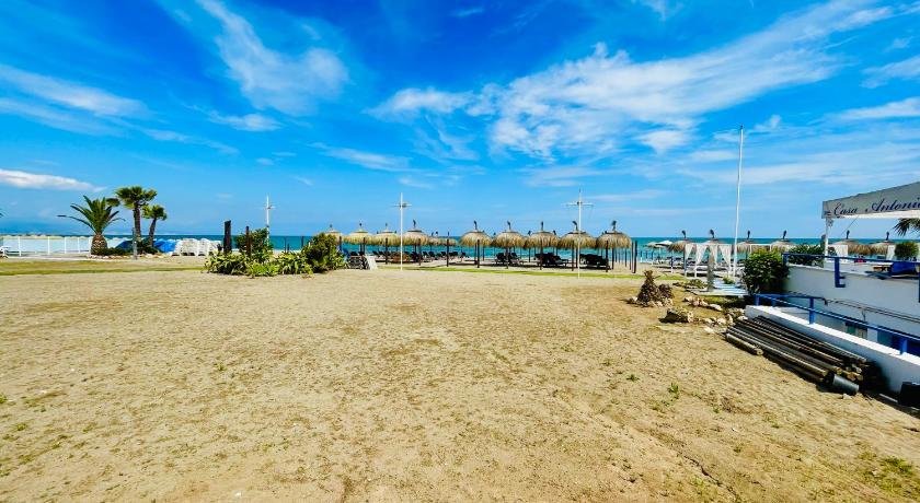 Mayca - Beach and city